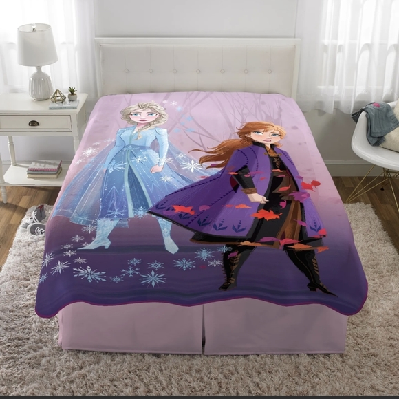 Disney Frozen II Blanket - Picture 5 of 8